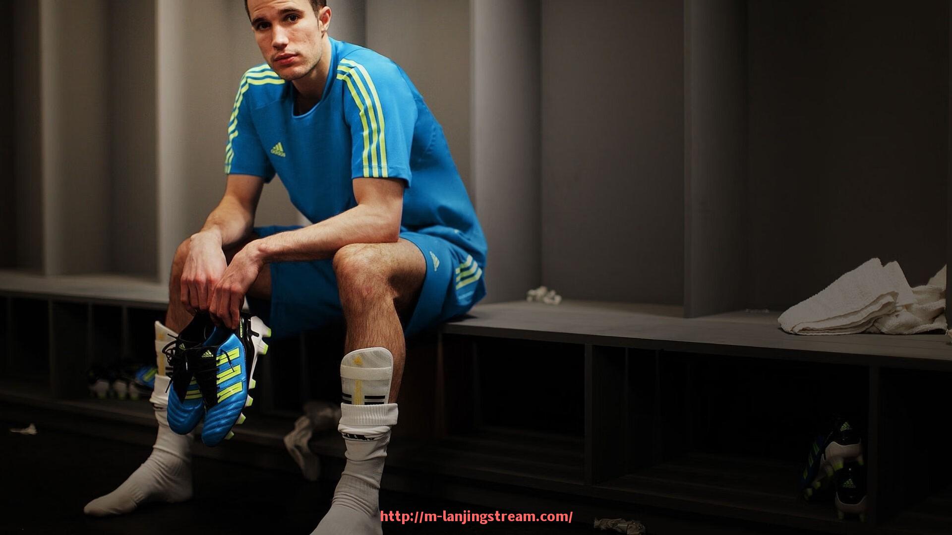 蓝鲸体育直播-世俱杯球队战绩对比及排名变化趋势分析